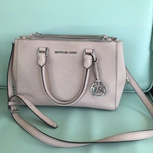 Michael Kors Soft Pink Purse 👛